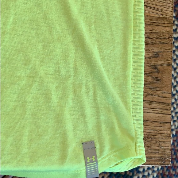 Under Armour tank - Picture 2 of 4